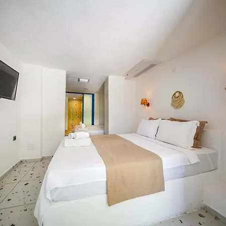 Thanos Hotell