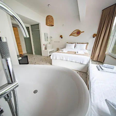 Thanos Hotell
