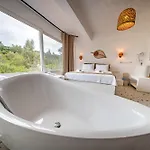 Thanos Hotel