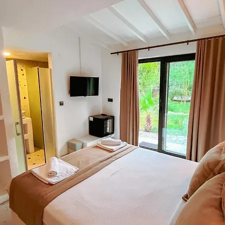 Hotel Thanos